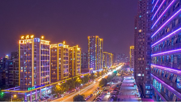 勾勒楼宇轮廓，让建筑在夜色中绽放独特魅力。